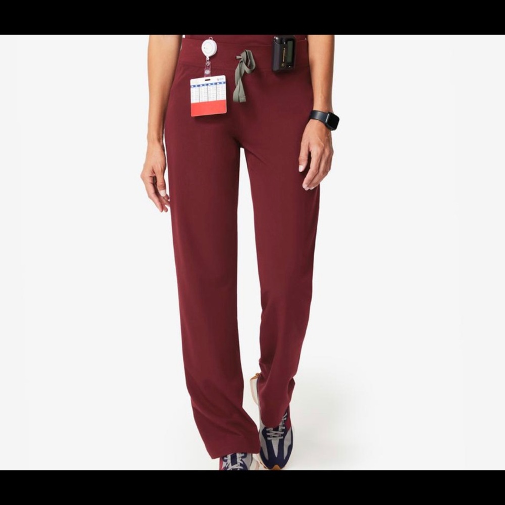 medium fig pants size medium in Burgundy